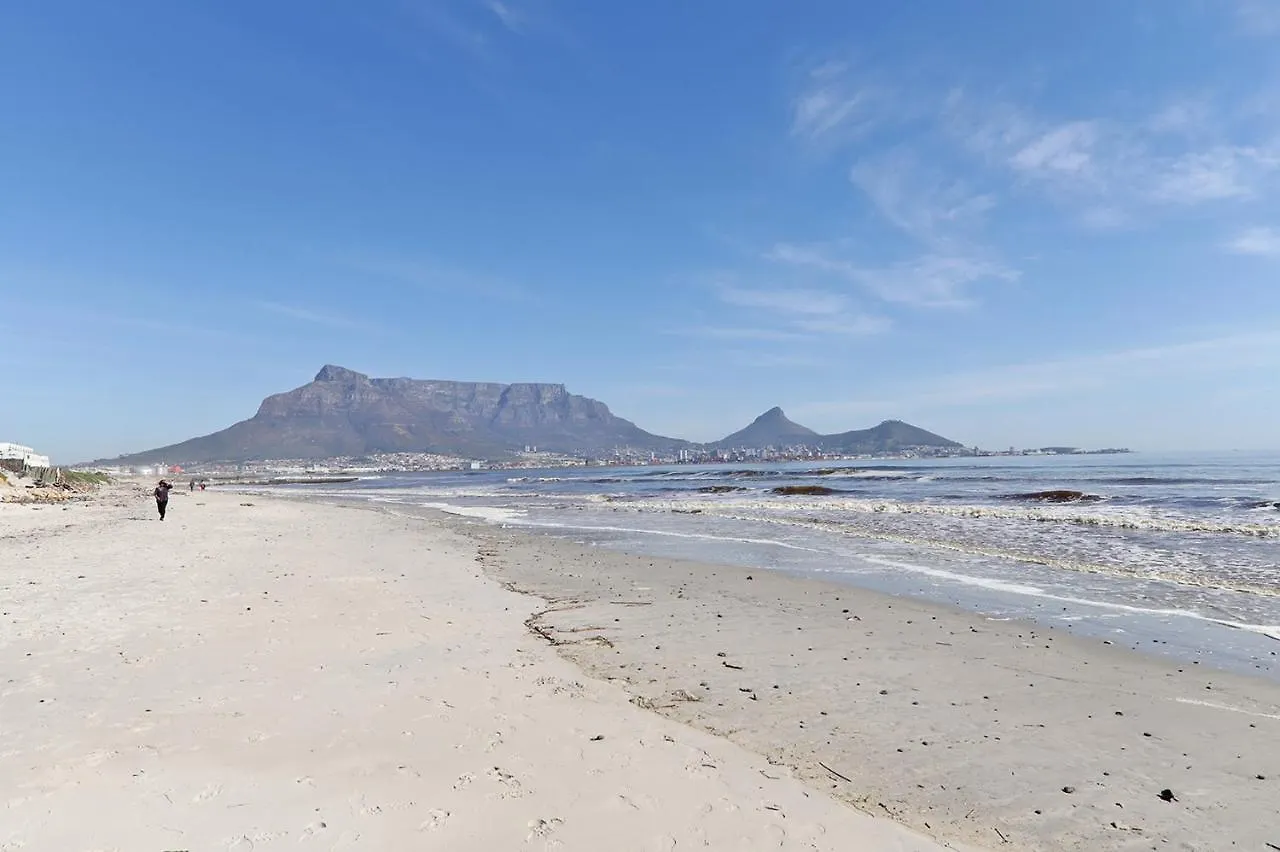 Daire 002 Burmesiter On Park- 2 Minute Walk From The Beach Cape Town