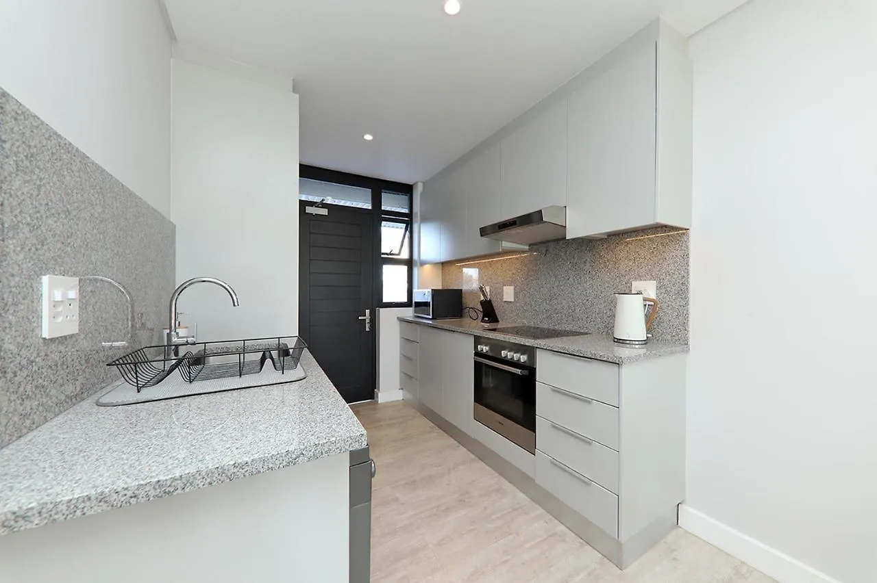 002 Burmesiter On Park- 2 Minute Walk From The Beach Cape Town Daire